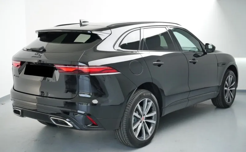 Jaguar F-PACE D300 AWD R-Dynamic SE =NEW= Black Pack Гаранци Image 2