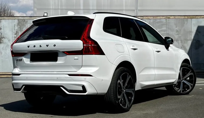 Volvo XC60 T6 Recharge Ultimate Dark =R-Design= Pano Гаранци Image 3