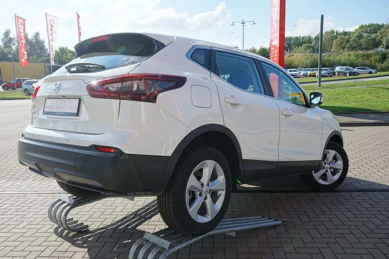 Nissan Qashqai 1.3 DIG-T...  Image 4