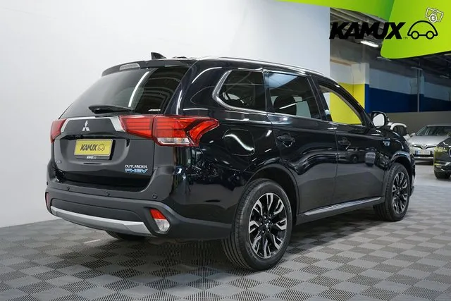 Mitsubishi Outlander Intense Business 4wd 5p / Adapt. Vakkari / Navi / 360-kamera / Kaistavahti / Nahat / Image 4