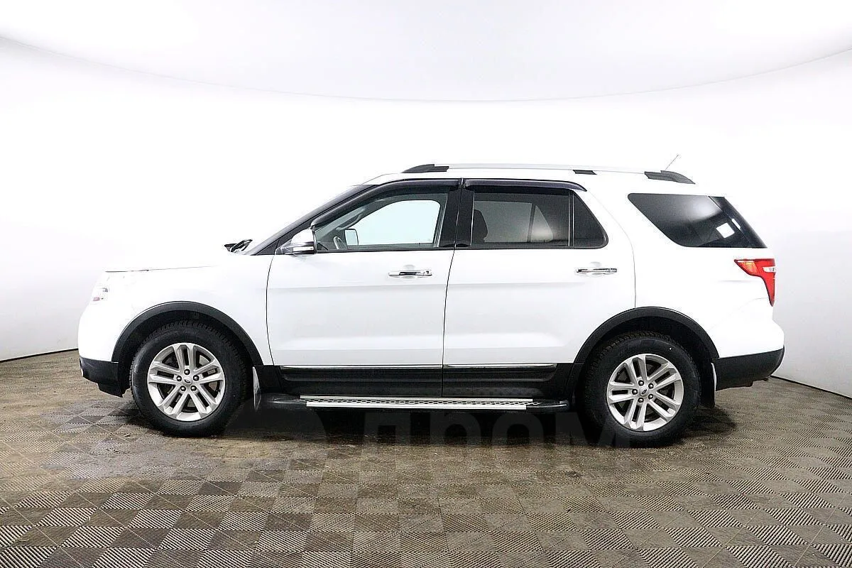 Ford Explorer Image 8